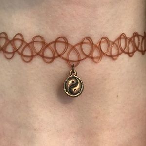 Yin yang choker